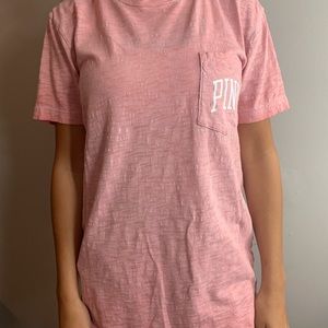 pink tshirt